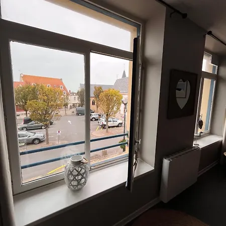 Paisible Et Lumineux Au Coeur De Appartamento